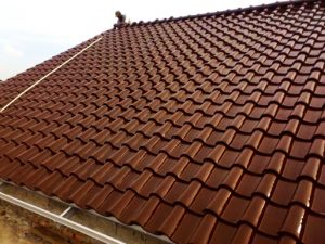 tips-mengasti-atap-rumah-bocor